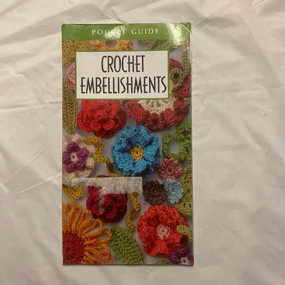 Leisure Arts Crochet Embellishments Pocket Guide Crochet Book
